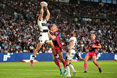 Hull F.C. 'den Davy Litten. 13 Haziran 2025 'te MKM Stadyumu' nda oynanan 14. Hull FC Castleford Tigers maçında yüksek top aldı.