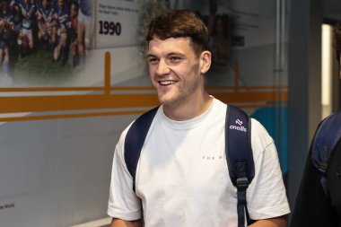 Warrington Wolves 'tan Josh Thewlis 14. Leeds Gergedan ve Warrington Wolves karşılaşmasında Birleşik Krallık' ın Leeds Stadyumu 'na geldi.