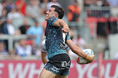 Leoparlar 'dan David Armstrong, 15 Haziran 2025' te Birleşik Krallık 'ın Wakefield kentindeki DIY Kitchens Stadyumu' nda oynanan 14. Betfred Süper Lig karşılaşmasında attığı golü kutluyor.