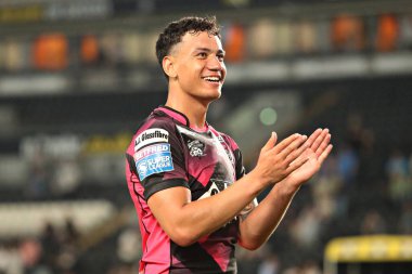 Castleford Tigers takımından Daejarn Asi, 13 Haziran 2025 'te MKM Stadyumu' nda oynanan 14. Hull FC-Castleford Tigers karşılaşmasını kutluyor.