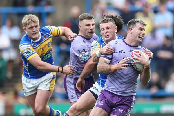 Warrington Kurtları 'ndan Lachlan Fitzgibbon 14. Betfred Süper Lig Turu' nda Leeds Gergedan ve Warrington Kurtları 'na karşı Headingley Stadyumu, Leeds, Birleşik Krallık' ta 14 Haziran 2025 'te mücadele etti.