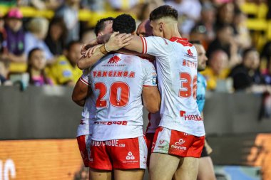 Hull KR takımından Jack Broadbent, 19 Haziran 2025 'te İngiltere' nin Castleford kentinde oynanan 15. Betfred Süper Lig karşılaşmasında Castleford Tigers ile Hull KR karşılaşmasını kutluyor.