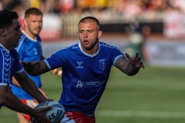 Hull KR takımından Mikey Lewis, 19 Haziran 2025 'te İngiltere' nin Castleford kentinde oynanan 15. Betfred Süper Ligi karşılaşmasında Castleford Tigers 'a karşı Hull KR maçında ısınma turunda...