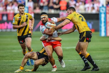 Hull KR takımından Kelepi Tanginoa, 19 Haziran 2025 'te İngiltere' nin The Mend-A-Hose Jungle, Castleford kentinde oynanan Betfred Süper Lig 15.