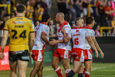 Hull KR 'dan Peta Hiku, 19 Haziran 2025' te İngiltere 'nin Castleford kentinde oynanan 15. Betfred Süper Lig karşılaşması Castleford Tigers-Hull KR maçında denemesini kutluyor.