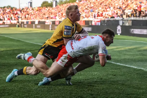 Hull KR 'dan Tom Davies, 19 Haziran 2025' te İngiltere 'nin Castleford kentinde oynanan The Mend-A-Hose Jungle, Castleford' da oynanan 15.