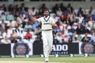 Hindistan 'dan Prasidh Krishna, 1. Rothesay Test Maçı' nda Prasidh Krishna 'ya tepki verdi, 3. Gün Hindistan' a karşı Headingley Kriket Sahası, Leeds, Birleşik Krallık, 22 Haziran 2025