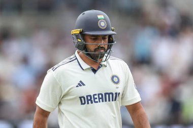 Hindistan 'dan Karun Nair, 1. Rothesay Test Maçı 2. İngiltere' nin Hindistan 'a açtığı Headingley Kriket Sahası' nda 21 Haziran 2025 'te görevden alındıktan sonra oyun alanından ayrıldı.