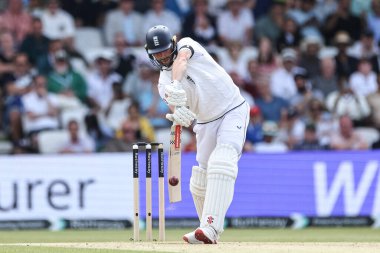 İngiltere 'den Chris Woakes, 1. Rothesay Test Maçı, 3. Gün İngiltere Hindistan' a karşı Headingley Cricket Ground, Leeds, Birleşik Krallık, 22 Haziran 2025 'de 4 sayı kaydetti.