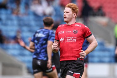 Salford Red Devils takımından Jonny Vaughan, Betfred Süper Lig 15. Maç öncesi ısınma turunda Salford Red Devils Hull FC 'ye karşı Salford Community Stadyumu, Eccles, Birleşik Krallık, 22 Haziran 2025