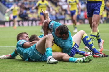 Warrington Wolves takımından Marc Sneyd, 21 Haziran 2025 'te Warrington, İngiltere' deki Halliwell Jones Stadyumu 'nda Warrington Wolves ile Huddersfield Giants arasındaki 15.