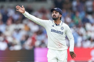 Hindistan 'dan KL Rahul, 1. Rothesay Test Maçı 2. İngiltere Hindistan' a karşı Headingley Kriket Sahası 'nda 21 Haziran 2025' te takım arkadaşına talimat verdi.