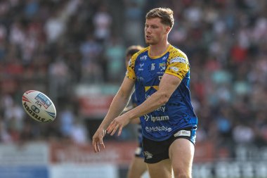 Leeds Rhinos takımından Morgan Gannon, Betfred Süper Lig 'in 15' inci raundunda St Helens - Leeds Rhinos maçında 20 Haziran 2025 'te St.Helens Stadyumu' nda ısındı.