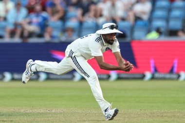 Hindistan 'dan Muhammed Siraj, İngiltere' den Harry Brook 'u yakaladı. Ancak Hindistan' dan Jasprit Bumrah, 1. Rothesay Test Maçı 'nda 1.