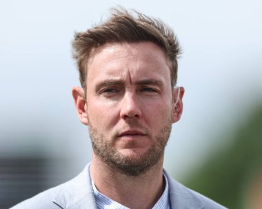 Yayıncı ve eski İngiltere kriket oyuncusu Stuart Broad 1. Rothesay Test Maçı 'nda, 3. Gün İngiltere Hindistan' a karşı Headingley Kriket Sahası, Leeds, Birleşik Krallık, 22 Haziran 2025