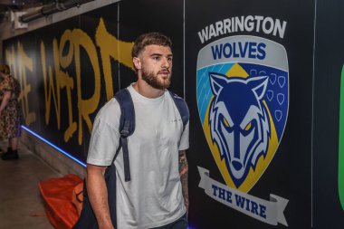 Warrington Wolves takımından Connor Wrench, Warrington Wolves ile Huddersfield Giants arasında oynanan 15. Maç sırasında İngiltere 'nin Warrington şehrinde 21 Haziran 2025' de oynanan Halliwell Jones Stadyumu 'nda karşılaşıyor.