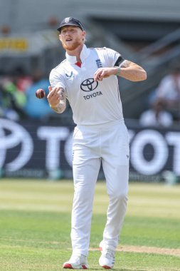 İngiltere kaptanı Ben Stokes, 1. Rothesay Deneme Maçı 'nda Hindistan' a karşı Headingley Kriket Sahası, Leeds, İngiltere, 20 Haziran 2025