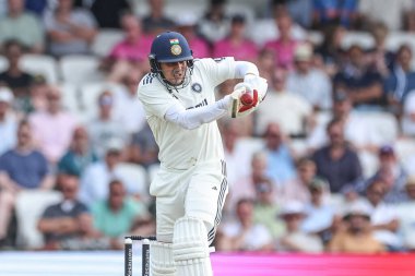 Hindistan 'dan Rishabh Pant, 1. Rothesay Deneme Maçı' nda topa vuruyor. İngiltere Hindistan 'a karşı. Headingley Cricket Ground, Leeds, İngiltere, 20 Haziran 2025