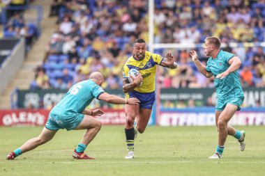 Warrington Wolves takımından Paul Vaughan, 21 Haziran 2025 'te Warrington, İngiltere' deki Halliwell Jones Stadyumu 'nda Warrington Wolves ile Huddersfield Giants arasındaki 15.