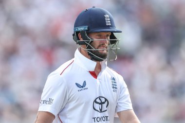 İngiltere 'den kederli bir Ben Duckett 1. Rothesay Test Maçı 2. İngiltere' nin Hindistan 'a karşı Headingley Cricket Ground, Leeds, Birleşik Krallık, 21 Haziran 2025' de oynanan karşılaşmasında Hintli Jasprit Bumrah tarafından oyundan çıkarıldı.