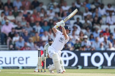 İngiltere 'den Ben Duckett, 1. Rothesay Test Maçı 2. Günü' nde Hindistan 'a karşı Headingley Cricket Ground, Leeds, İngiltere 21 Haziran 2025' de Hintli Jasprit Bumrah tarafından şaşkına çevrildi.