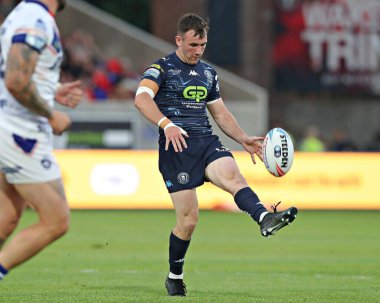 Wigan Warriors takımından Harry Smith, Wakefield Trinity 'nin Wigan Warriors' a karşı oynadığı 20 Haziran 2025 'te, Wakefield, İngiltere' deki Wakefield Stadyumu 'nda oynanan 15.