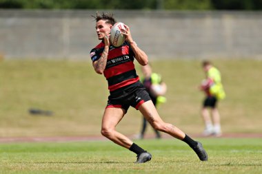 Barrow Raiders takımından Luke Broadbent, Betfred Championship maçında Hunslet RLFC, South Leeds Stadyumu 'nda Barrow Raiders' a karşı, 22 Haziran 2025