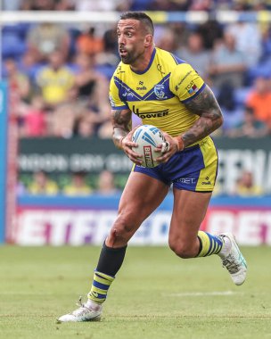 Warrington Wolves takımından Paul Vaughan, 21 Haziran 2025 'te Warrington, İngiltere' deki Halliwell Jones Stadyumu 'nda Warrington Wolves ile Huddersfield Giants arasındaki 15.