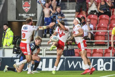 St. Helens 'ten Owen Dagnall, Betfred Süper Lig 15. Maçı' nda St Helens - Leeds Rhinos maçını St Helens Stadyumu, St Helens, İngiltere 'de 20 Haziran 2025' de kutluyor.