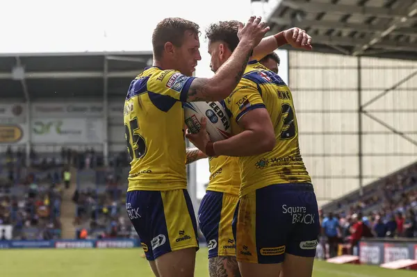 Warrington Wolves 'un Toby King' i, 21 Haziran 2025 'te Warrington, Warrington' daki Halliwell Jones Stadyumu 'nda Warrington Wolves ve Huddersfield Giants arasında oynanan 15.