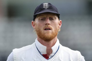 İngiltere kaptanı Ben Stokes 1. Rothesay Test Günü 'nde Hindistan' ın Ravindra Jadeja kentinde Headingley Cricket Ground, Leeds, Birleşik Krallık, 23 Haziran 2025 'de Hindistan' a karşı oynanan karşılaşmada sınırı geçemedi.