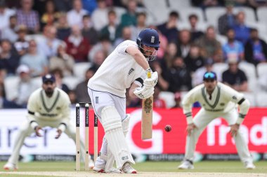 İngiltere 'den Ben Duckett, 1. Rothesay Test Maçı' nda Hintli Jasprit Bumrah 'ın Hindistan' a karşı oynadığı Headingley Cricket Ground, Leeds, Birleşik Krallık 'ta, 24 Haziran 2025' de oynanan 5.