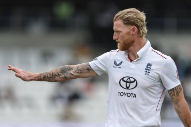 İngiltere kaptanı Ben Stokes, 1. Rothesay Test Günü 'nde 4. Maç' ta Hindistan 'a karşı Headingley Kriket Sahası, Leeds, Birleşik Krallık, 23 Haziran 2025