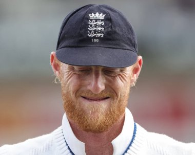 İngiltere kaptanı Ben Stokes, 1. Rothesay Test Günü 'nde Hindistan' ın Ravindra Jadeja kentinde Hindistan 'a karşı yürüttüğü Headingley Kriket Sahası, Leeds, Birleşik Krallık, 23 Haziran 2025' de oynanan karşılaşmada sınırı aştıktan sonra tepki gösterdi.