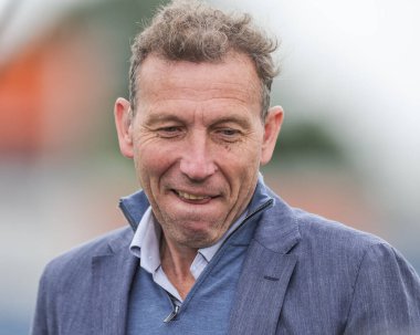 Yayıncı ve eski İngiltere kriket oyuncusu Mike Atherton 1. Rothesay Test Maçı 'nda 5. İngiltere Hindistan' a karşı Headingley Kriket Sahası, Leeds, Birleşik Krallık, 24 Haziran 2025