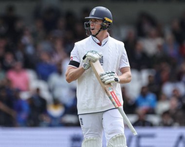 İngiltere 'den Zak Crawley, 1. Rothesay Test Maçı' nda Hindistan 'a karşı Headingley Cricket Ground, Leeds, Birleşik Krallık' ta 24 Haziran 2025 'de oynanan 5.