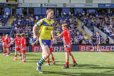 Warrington Wolves takımından Ben Currie, 28 Haziran 2025 'te Warrington Jones Stadyumu' nda oynanan 16.