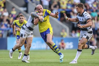 Warrington Wolves 'tan James Harrison, 28 Haziran 2025' te İngiltere 'nin Warrington kentinde oynanan 16. Betfred Süper Lig karşılaşmasında Warrington Wolves' a karşı Hull FC karşılaşmasında rakibini yendi.