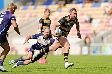 Brad Day of Featherstone Rovers, New York Knights RLFC 'nin Betfred Championship maçında Connor Bailey' e karşı Featherstone Rovers 'a karşı LNER Community Stadyumu, 29 Haziran 2025