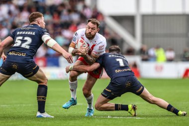 St. Helens takımından Daryl Clark, 29 Haziran 2025 'te St Helens - Salford Red Devils maçında St. Helens, St. Helens, İngiltere' de mücadele etti.