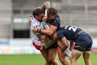 St. Helens takımından Kyle Feldt, 29 Haziran 2025 'te St Helens ile Salford Red Devils arasında oynanan Betfred Süper Lig karşılaşmasında elendi.