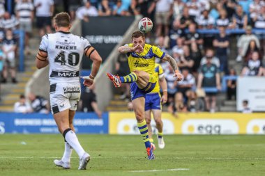 Warrington Wolves takımından Marc Sneyd, 28 Haziran 2025 'te Warrington Jones Stadyumu' nda oynanan 16. Warrington Wolves vs Hull FC karşılaşmasında maç sırasında sahaya çıktı.