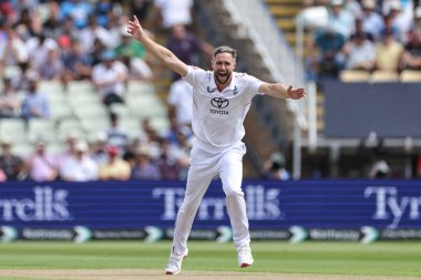 İngiltere 'den Chris Woakes Hindistan' dan KL Rahul 'un kalesi için çağrıda bulundu fakat 2 Temmuz 2025' te İngiltere 'nin Hindistan' a karşı Edgbaston, Birmingham, İngiltere 'de oynadığı 1. Rothesay Test Maçı' nda kaleyi hemen eledi.