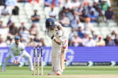 Hindistan 'dan KL Rahul, 2 Temmuz 2025' te İngiltere 'nin Hindistan' a karşı Edgbaston, Birmingham 'da oynanan 1. Rothesay Test Maçı' nda bir koşu için topa vuruyor.