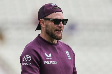 İngiltere teknik direktörü Brendon McCullumin, 2 Temmuz 2025 'te İngiltere' nin Hindistan 'a karşı Edgbaston, Birmingham' da oynanan 1. Rothesay Test Maçı 'nda maç öncesi ısınma oturumunu başlattı.