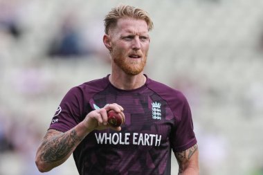 İngiltere kaptanı Ben Stokes 2 Temmuz 2025 'te İngiltere' nin Edgbaston, Birmingham 'da Hindistan' a karşı oynadığı 2. Rothesay Test Maçı 'nda ısınma öncesi oturumda