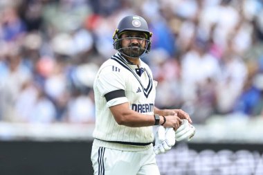 Hintli Karun Nair, 2 Temmuz 2025 'te İngiltere' nin Hindistan 'a karşı Edgbaston, Birmingham' da oynanan 1. Rothesay Test Maçı 'nda görevden alındıktan sonra oyun alanından ayrıldı.