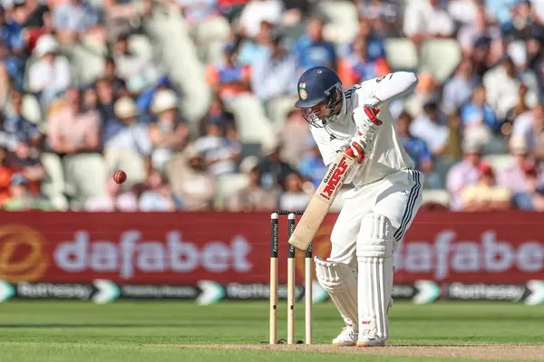 Hindistan kaptanı Shubman Gill, 2 Temmuz 2025 'te Birmingham, İngiltere' nin Edgbaston kentinde oynanan 1. Rothesay Test Maçı 'nda 4 (4) vuruş yaptı.