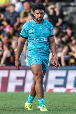 Huddersfield Giants takımından Taane Milne 17. Betfred Süper Ligi karşılaşmasında ısınma turunda Castleford Tigers, Huddersfield Giants 'a karşı The Mend-A-Hose Jungle, Castleford, Birleşik Krallık, 3 Temmuz 2025