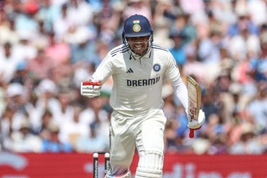 Hindistan kaptanı Shubman Gill, 2. Rothesay Test Maçı 'nda 200 koşu yaptı. 2. İngiltere, Hindistan' a karşı Edgbaston, Birmingham, İngiltere, 3 Temmuz 2025 'te.